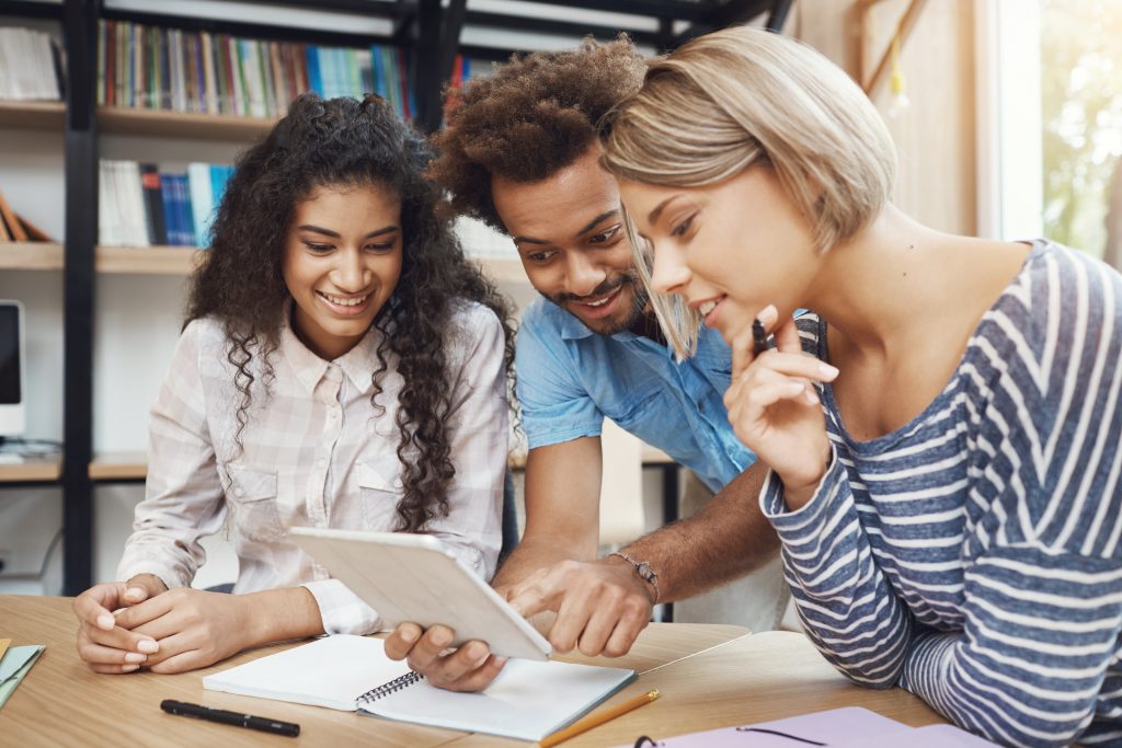 Cours d'anglais weekend à Lyon 47 rue Saint-Mathieu 69008 Lyon